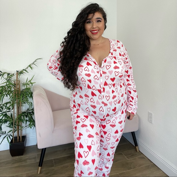Fashion Nova, Size 1x, Full Of Love PJ Jumpsuit Onesie - Red/White - Picture 6 of 10